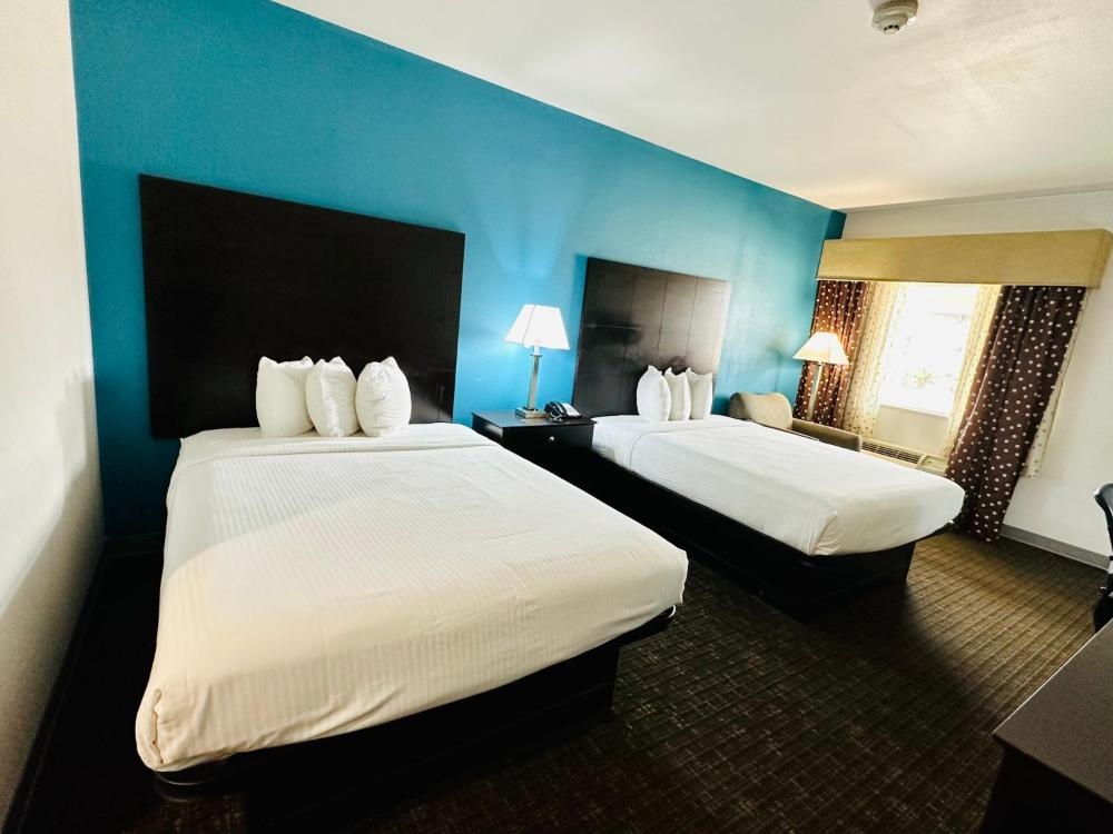 Lonestar Inn